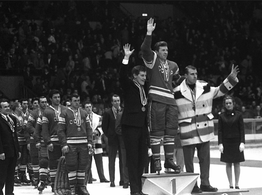 1968 Гренобль. Б.Майоров на верхней ступеньке.jpg
